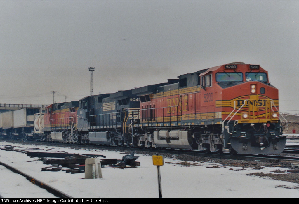 BNSF 5200 East